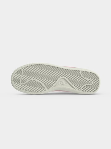 Baskets basses 'CLASSIC' Nike Sportswear en rose