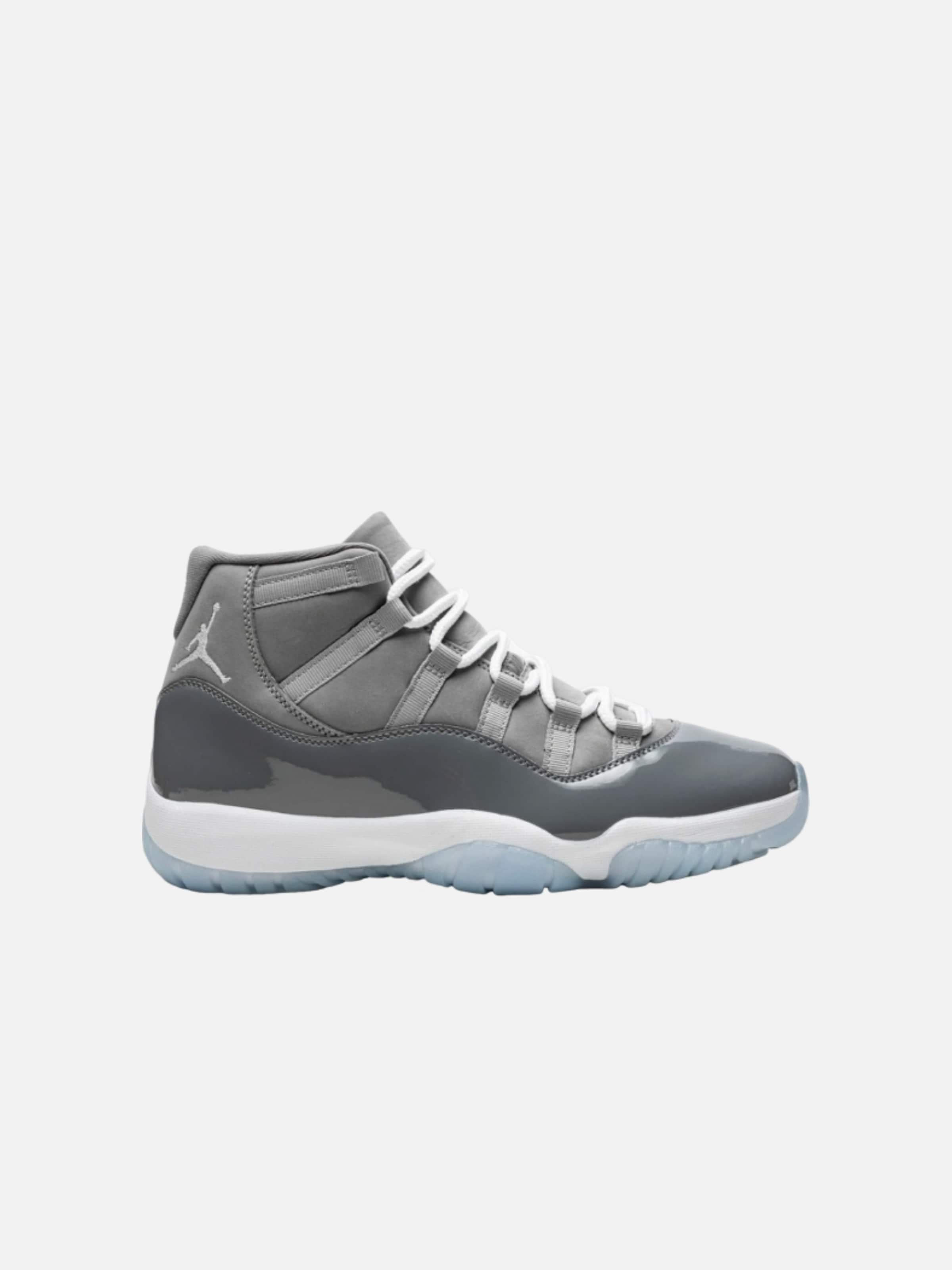 Sneaker alta 'Air 11 Retro' di Jordan in grigio: frontale