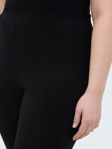 Fiorella Rubino Regular Pants in Black