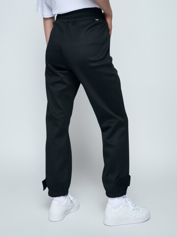 Bless my Demons exclusive for ABOUT YOU Loosefit Broek 'MURUS' in Zwart: terug