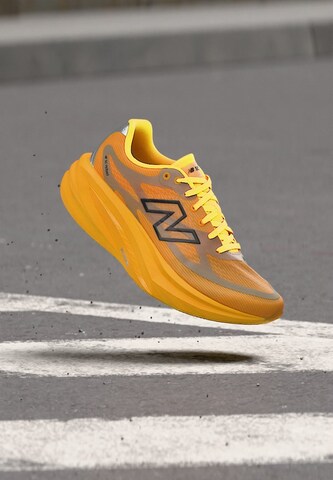 Scarpa sportiva 'FC Rebel' di new balance in arancione