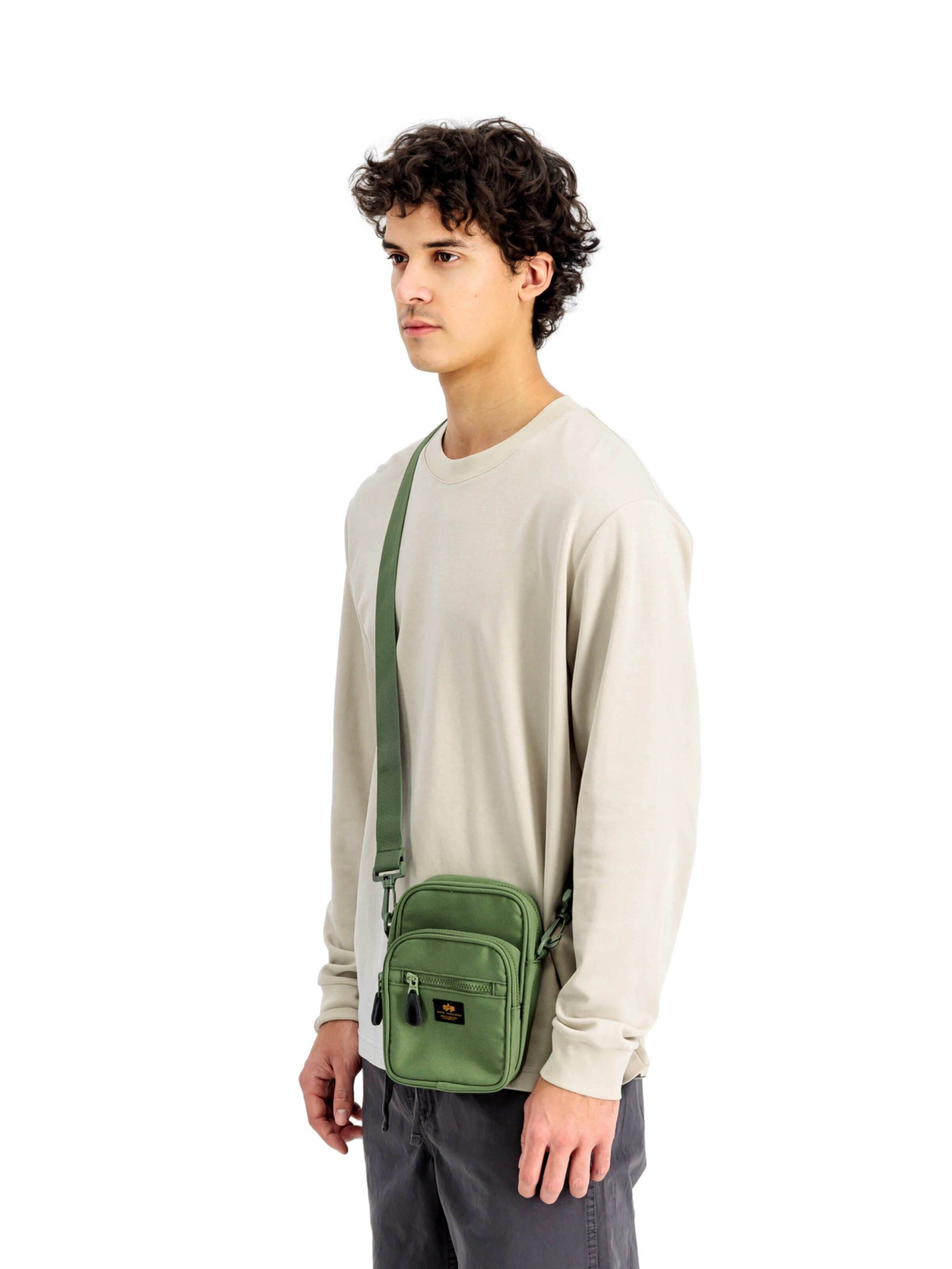 Borsa a tracolla di ALPHA INDUSTRIES in verde: frontale