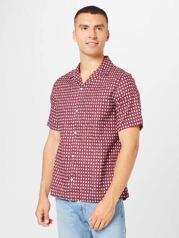 GAP Regular fit Button Up Shirt in Red: front