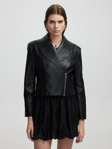 Ipekyol Between-season jacket in Black: front