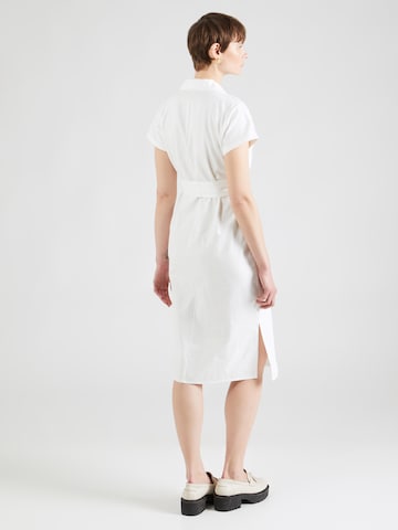 Trendyol Платье-рубашка в Белый
