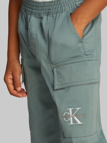 Tapered Pantaloni 'ESSENTIAL' di Calvin Klein Jeans in blu