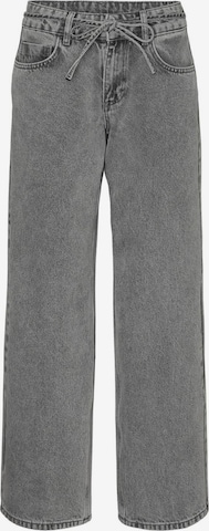 Jeans di SOMETHINGNEW in grigio: frontale