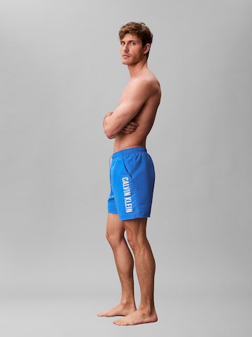 Regular Shorts de bain Calvin Klein Swimwear en bleu