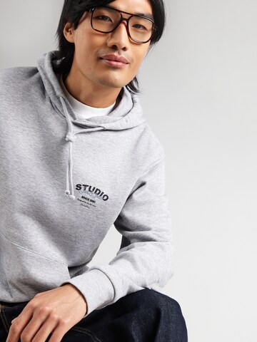 JACK & JONES Bluzka sportowa 'JJYUKI' w kolorze szary