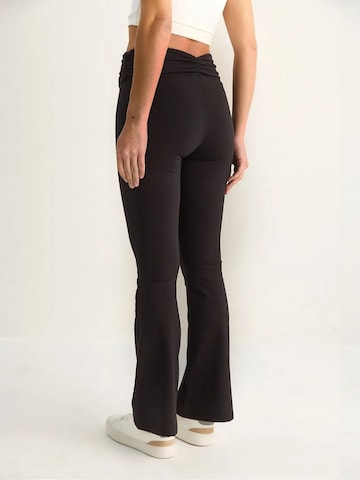 Flared Leggings 'Gamaschen' di Bianco Lucci in nero