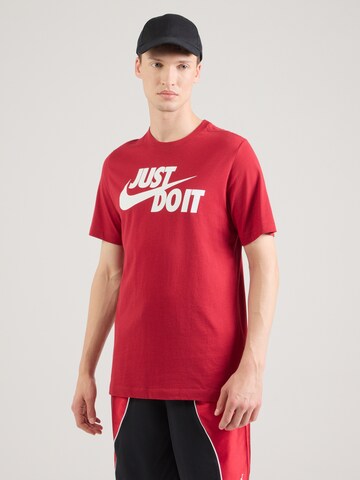 Nike Sportswear Regular Fit Paita 'Swoosh' värissä punainen: etupuoli