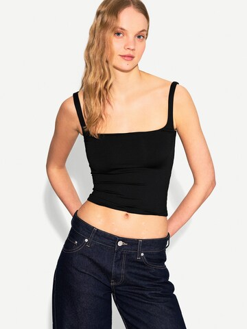 Bershka Top in Zwart: voorkant