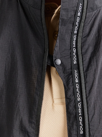 ASICS Спортивная жилетка 'METARUN' в Черный