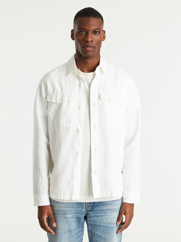 CHASIN' Regular fit Button Up Shirt 'Stryke Linen' in White: front