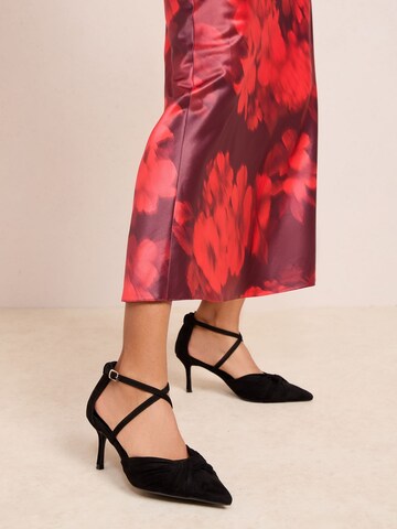 Friends Like These Pumps in Zwart: voorkant