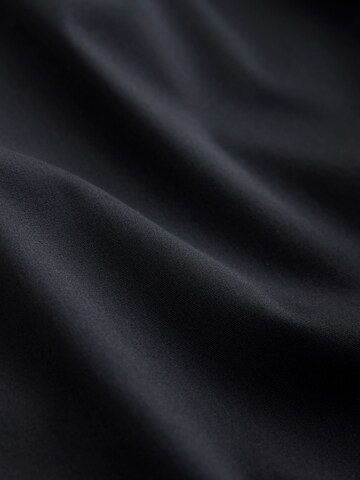 Next Bluse 'Essential' in Schwarz