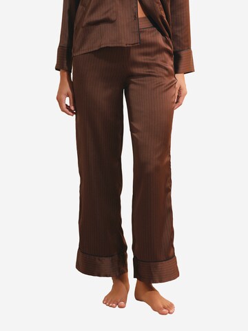 Pantaloncini da pigiama 'Artlight' di ETAM in marrone: frontale