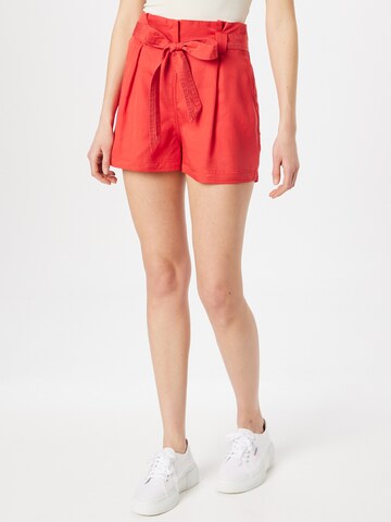 Superdry Loose fit Pleat-Front Pants in Red: front