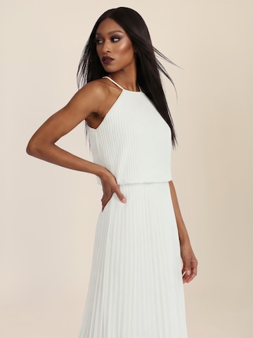 APART Kleid in Beige