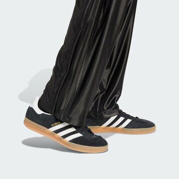ADIDAS ORIGINALS Regular Hose 'Firebird Adicolor' in Schwarz