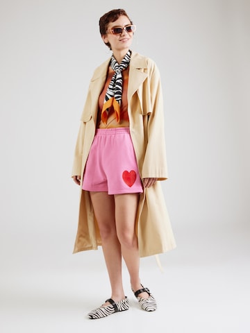 miss goodlife Regular Shorts 'Amour Paris' in Pink