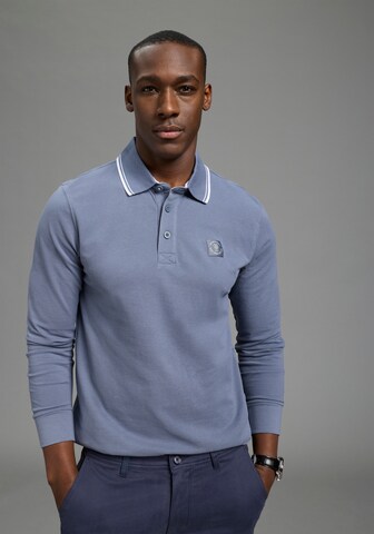 DELMAO Poloshirt in Blau: Vorderseite