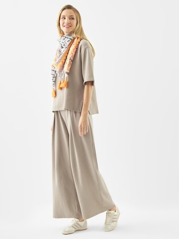 CODELLO Tuch Animal-Print und STAY WILD-Schriftzug in Grau