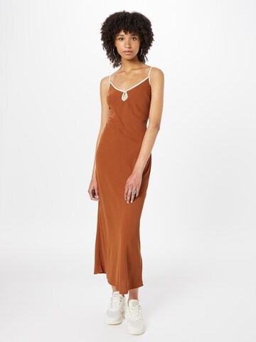 Robe Abercrombie & Fitch en marron : devant