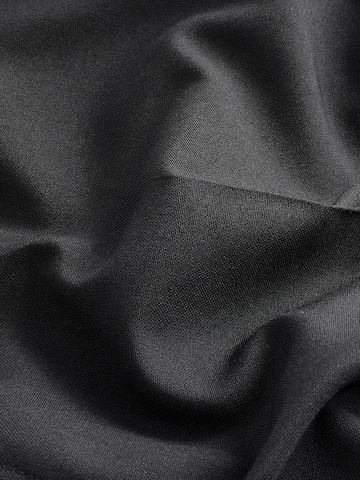 Next - regular Pantalón de pinzas en negro