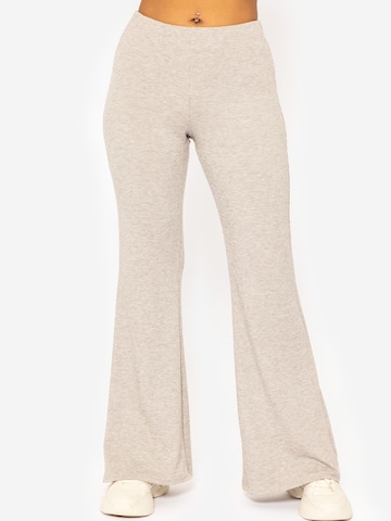 SASSYCLASSY Flared Hose in Grau