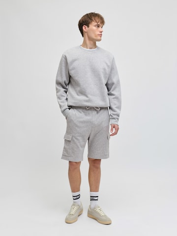 JJ Rebel Štandardný strih Kapsáče 'JREBGORM' - Sivá