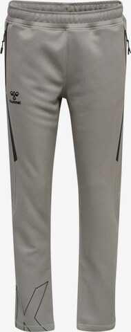 Hummel Slim fit Workout Pants in Brown: front