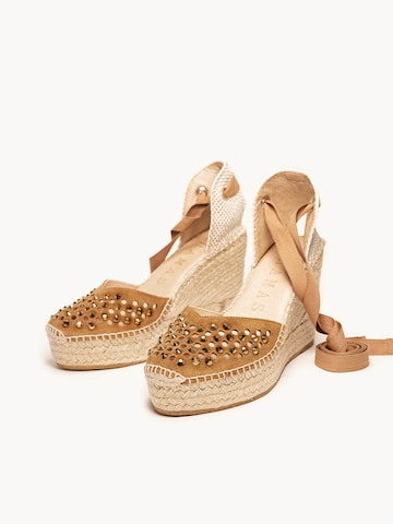 Alhamas - Sapatos abertos atrás 'Alpargata Cuña 10 cm' em bege