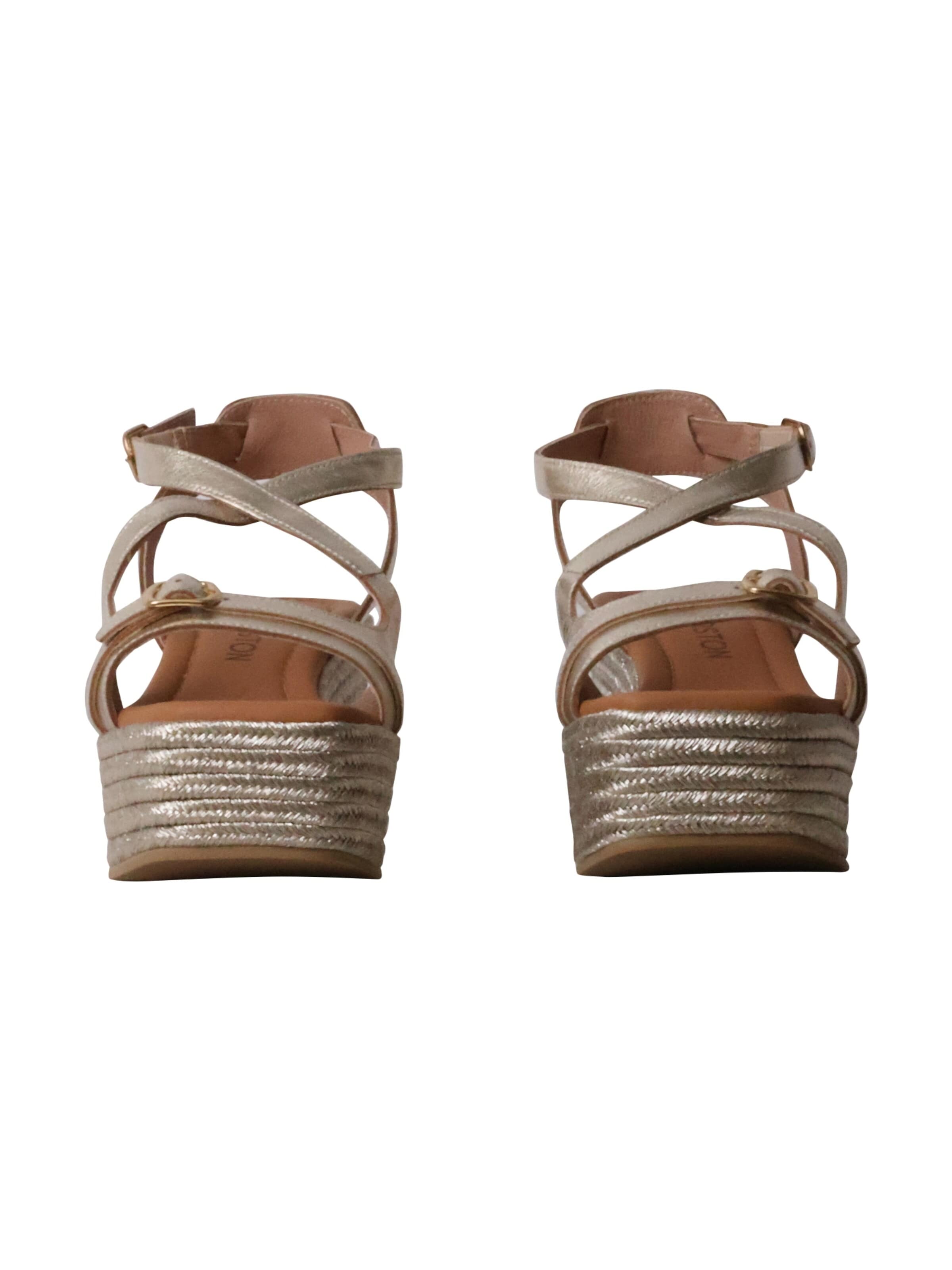 Emilie Karston Sandały 'Napolie-Sandalen mit Keilabsatz aus Leder' w kolorze szary