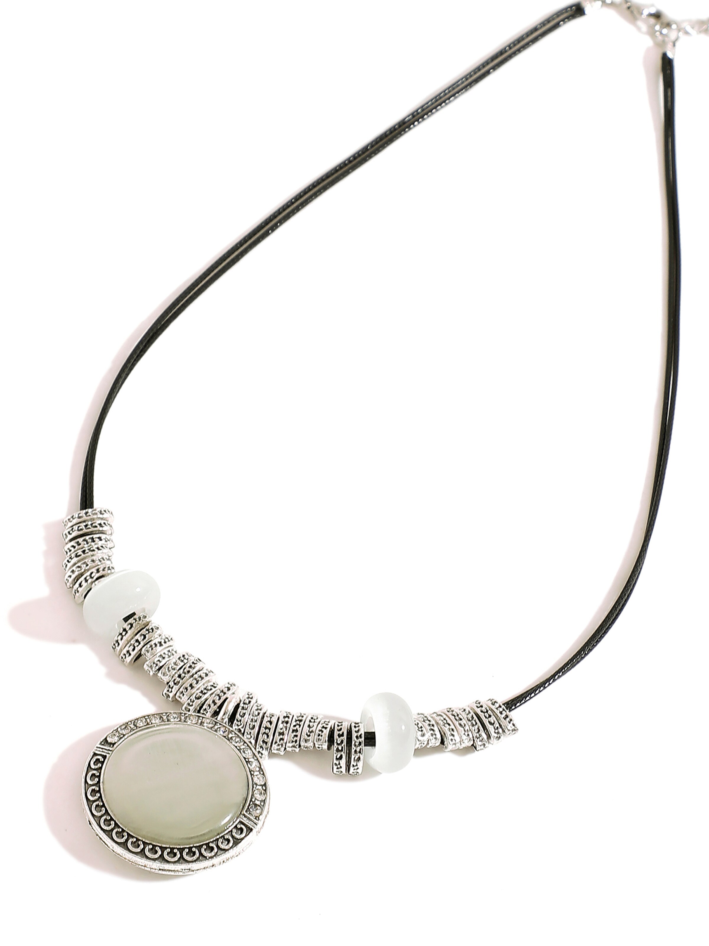 Grandinėlė 'Sanoj' iš SOHI, spalva – balta, Prekių apžvalga