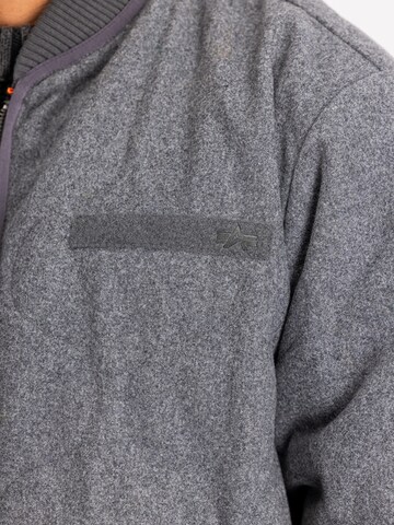 ALPHA INDUSTRIES Kurtka przejściowa w kolorze szary