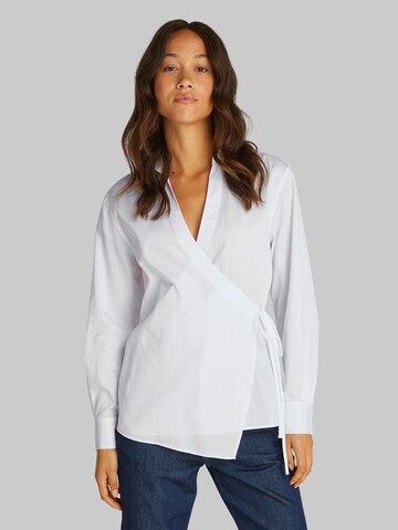 Calvin Klein Blouse in White: front