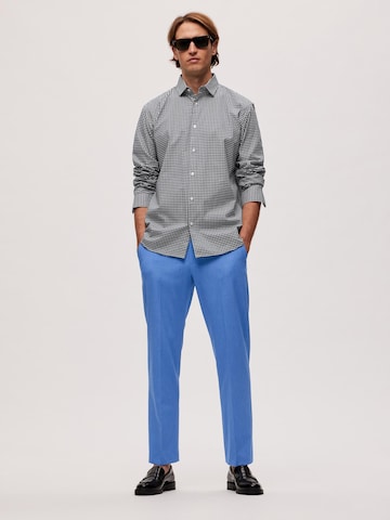 SELECTED HOMME - Regular Calças com vincos 'LIAM' em azul