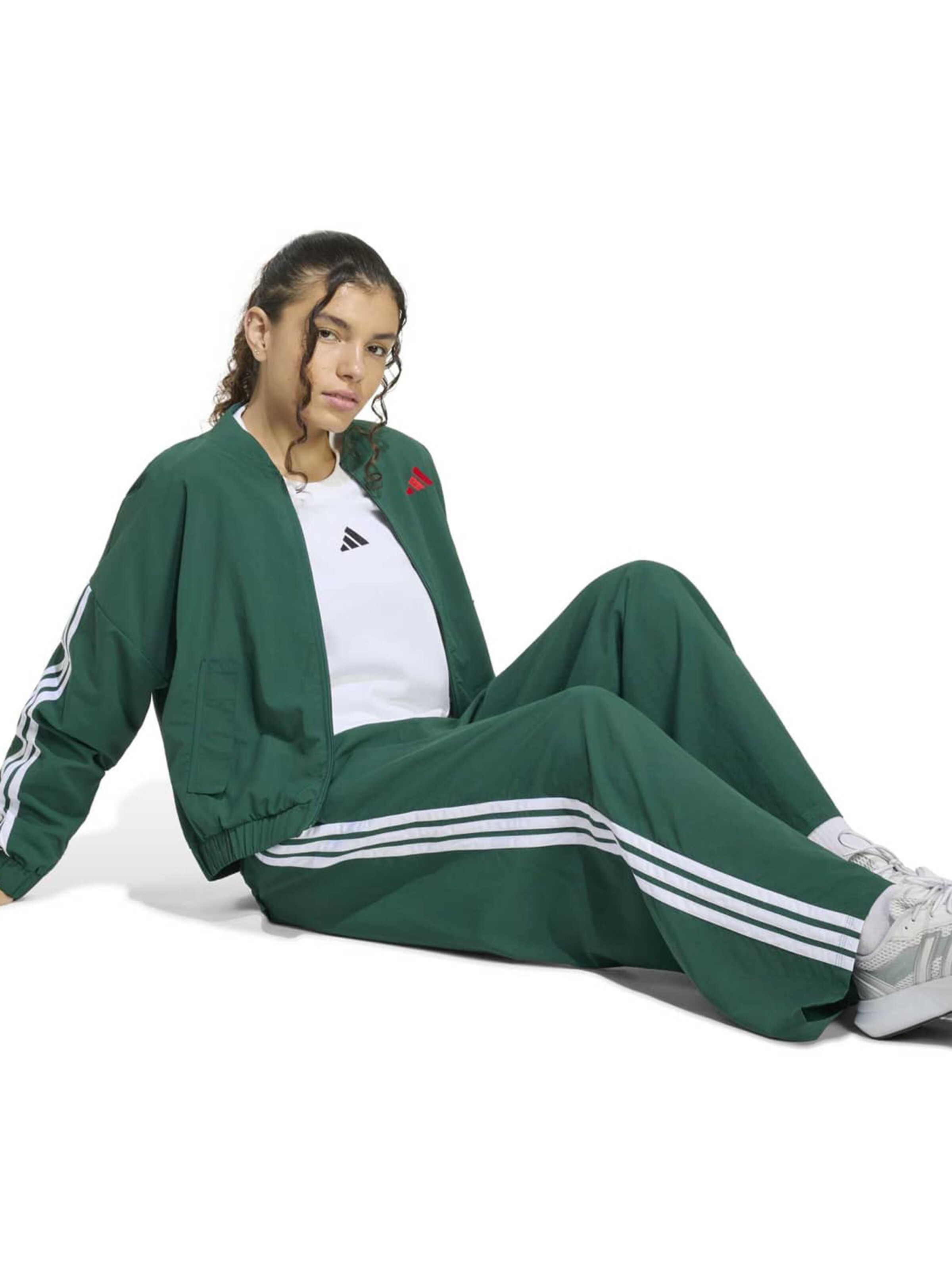 ADIDAS SPORTSWEAR Luźne Spodnie sportowe w kolorze zielony