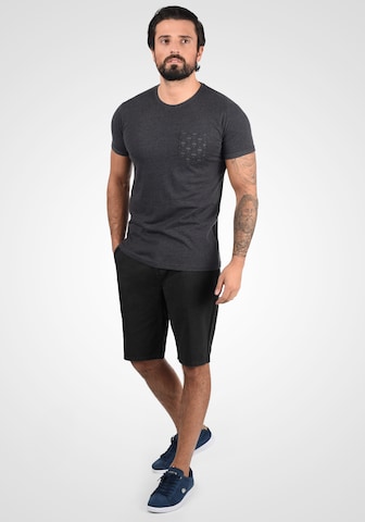 Regular Pantalon chino 'Viseu' !Solid en noir : devant