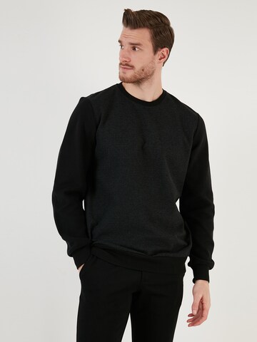 Sweat-shirt Buratti en noir : devant