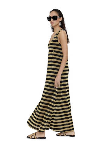 Rochie de vară de la Lola Casademunt pe auriu