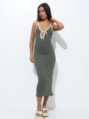 Abito in maglia di Pull&Bear in verde: frontale