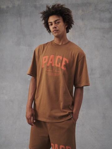 Pacemaker Bluser & t-shirts 'Edward' i brun: forside