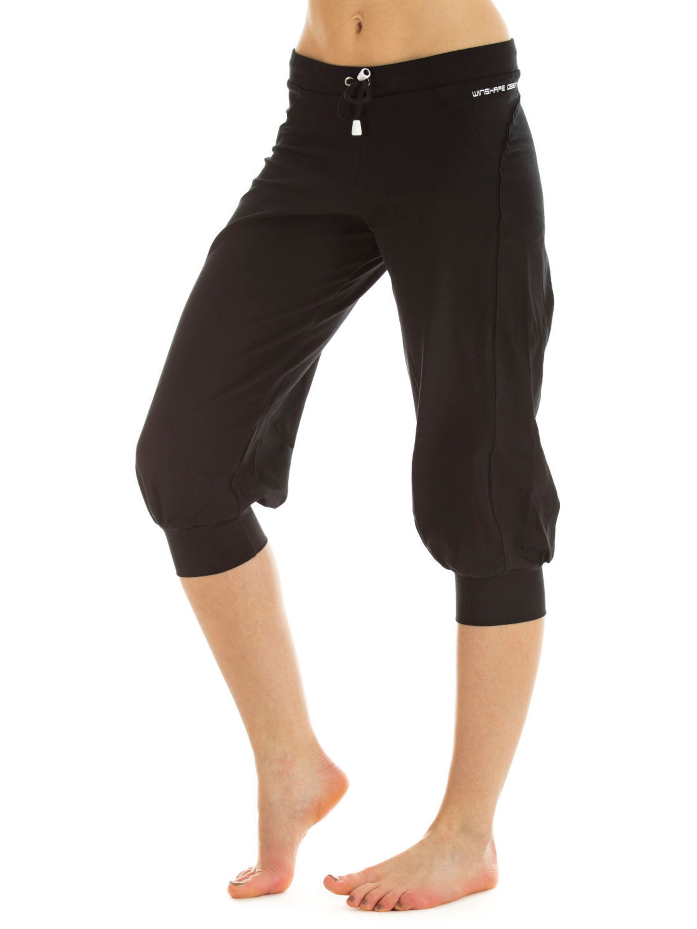 Winshape Tapered Sporthose 'WBE5' in Schwarz: Vorderseite