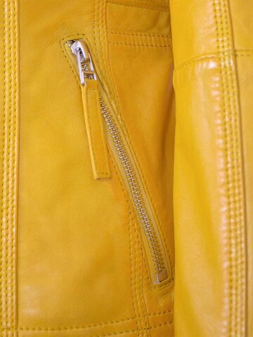 Giacca di mezza stagione di Jilani in giallo