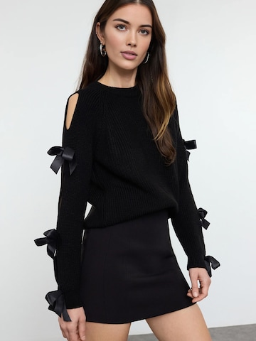 Pull-over Trendyol en noir : devant
