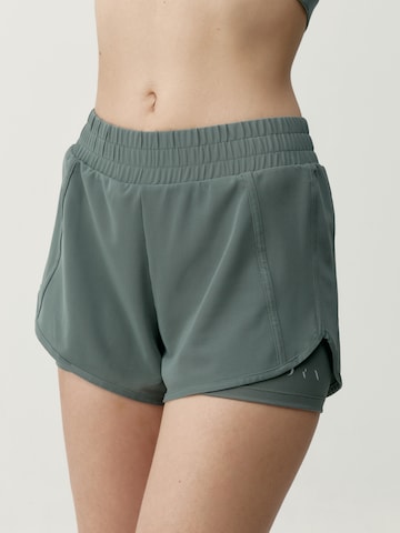 Born Living Yoga Slimfit Sportbroek 'Padma 2.0' in Groen