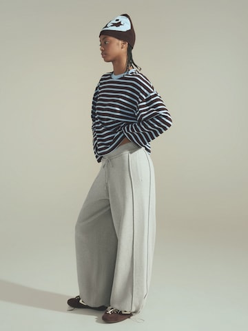 Bershka Baggy Trousers in Grey