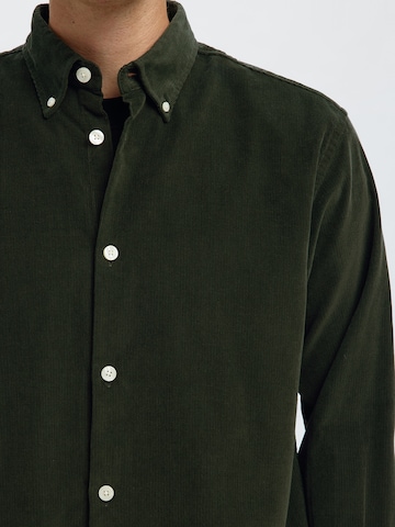 SELECTED - Ajuste regular Camisa 'SLHDANNI' en verde